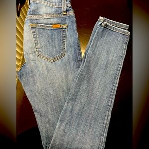 High waisted jean